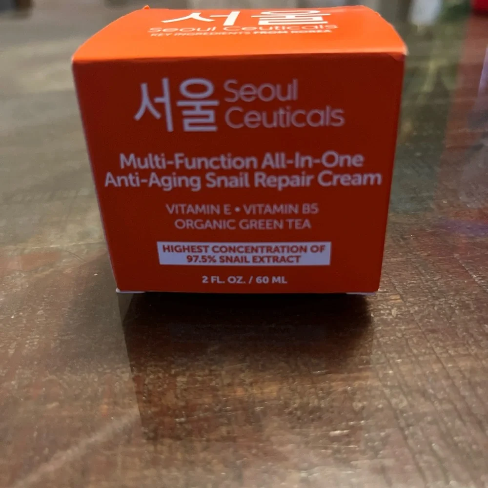 Facial and eye cream Snail Eye Cream - facial cream 2 piece